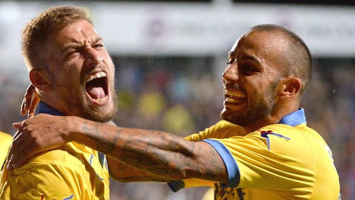 Federico Dionisi (L) of Frosinone Calcio celebrates with teammate Danilo Soddimo, after scoring goal 1-0 during Italian Serie A soccer match between Frosinone Calcio and Empoli Fc at the Matusa stadium in Frosinone, Italy, 28 September 2015.. ANSA / MAURIZIO BRAMBATTI