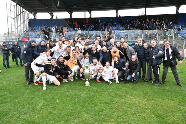 Unipomezia_coppa