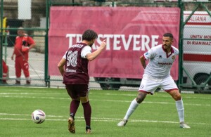 Valerio Giordani in azione contro la Puteolana (foto Matteo Ferri)